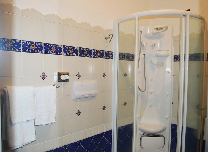 Bathroom 5, Hotel Palazzo Krataiis, Reggio Di Calabria