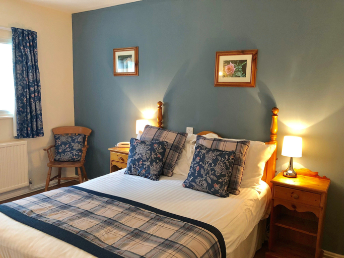 Bedroom 2, The Greyhound Inn & Hotel, Monmouthshire