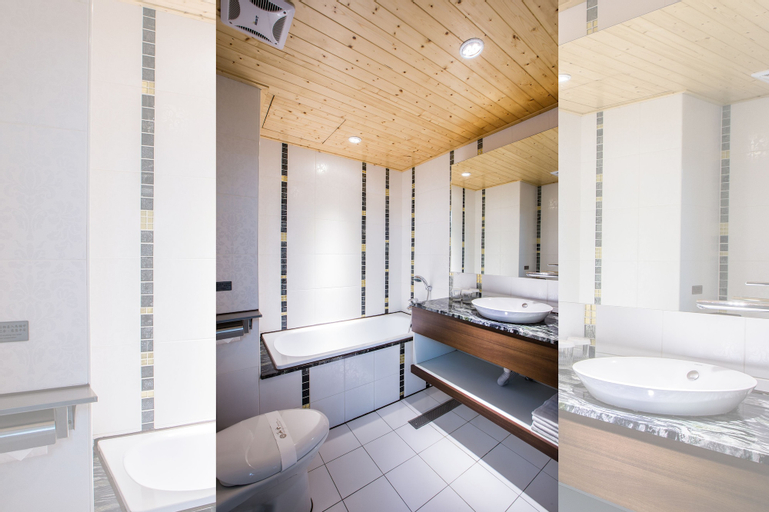 Bathroom 4