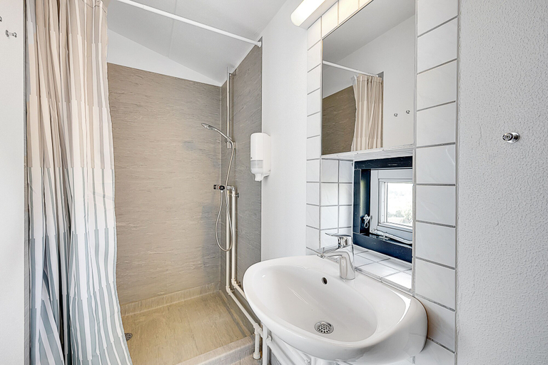 Bathroom 4, Danhostel Rønde, Syddjurs