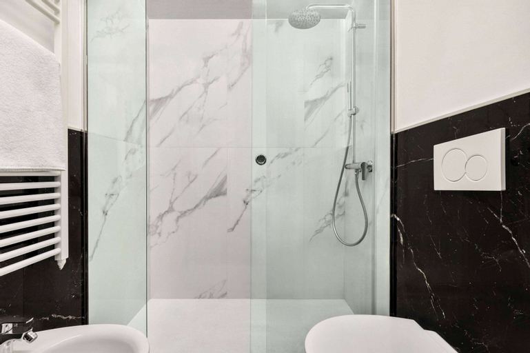 Bathroom 15