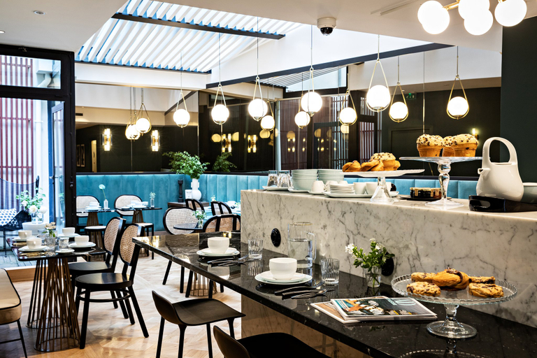 Others 2, Holiday Inn PARIS PALAIS DE L�ELYS�E by IHG, Paris