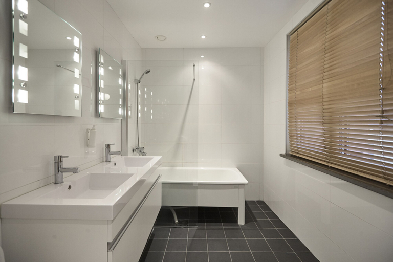 Bathroom 4, Hotell Hjalmar, Örebro