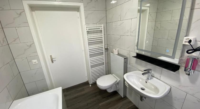 Bedroom 1, Hotel da Luca, Wangen