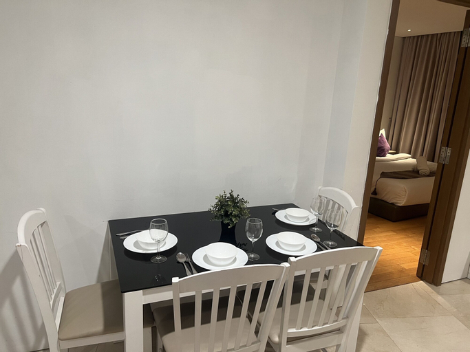 Dining Room 10