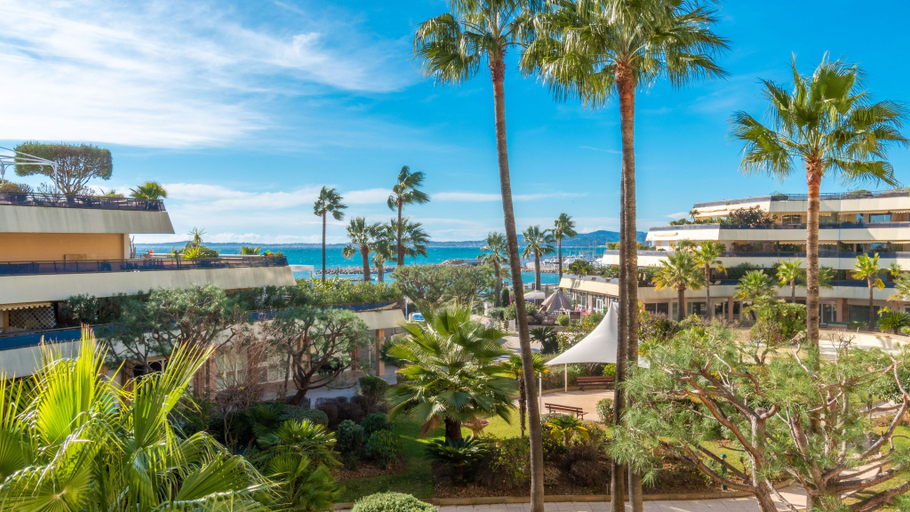 Exterior & Views 4, Holiday Inn NICE - SAINT LAURENT DU VAR by IHG, Alpes-Maritimes