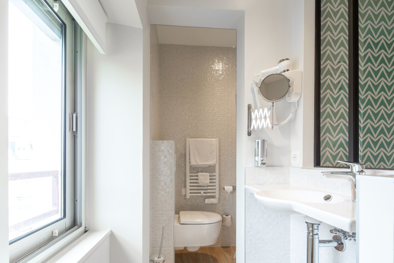 Bathroom 4, Les Chants d'Ailes - Hôtel Face Mer, Loire-Atlantique