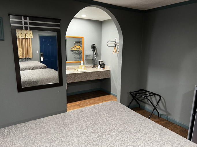 Bedroom 2, Relax Inn, Little River