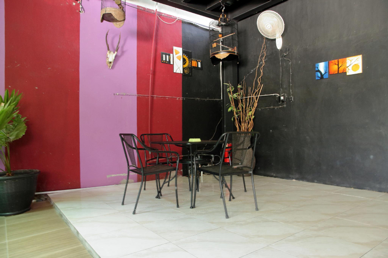 Others 3, OYO 933 Wisma Malawen, Palangkaraya