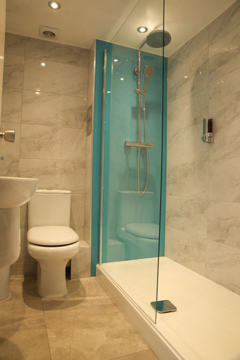 Bathroom 4, The Greyhound Inn & Hotel, Monmouthshire