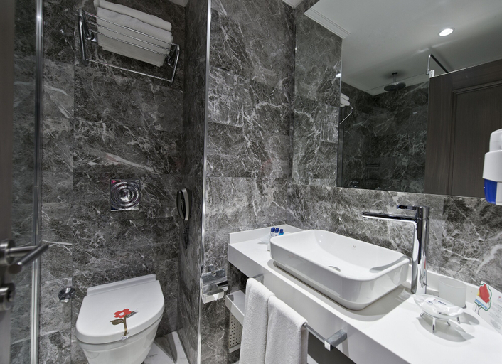 Bathroom 4, Delta Hotels by Marriott Bodrum - All inclusive, Bodrum