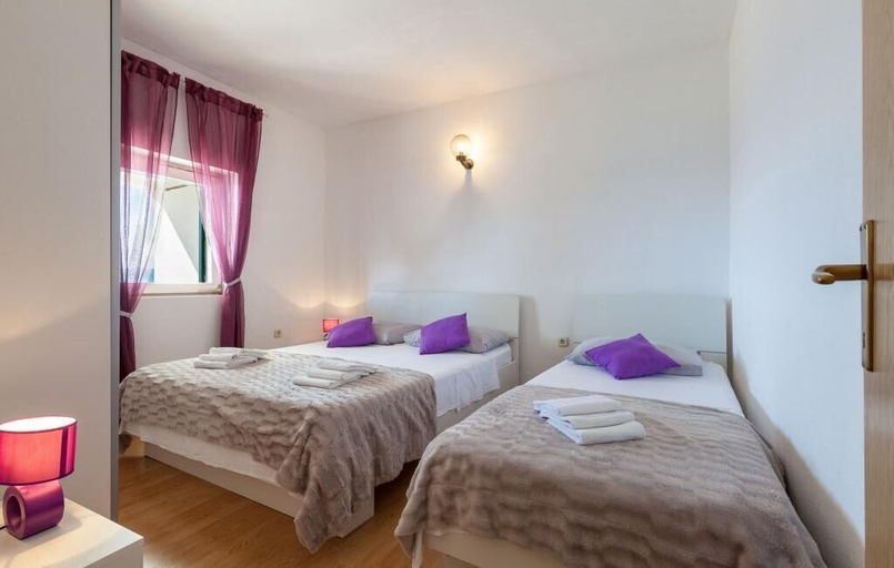 Bedroom 2, Apartments Nena, Omiš
