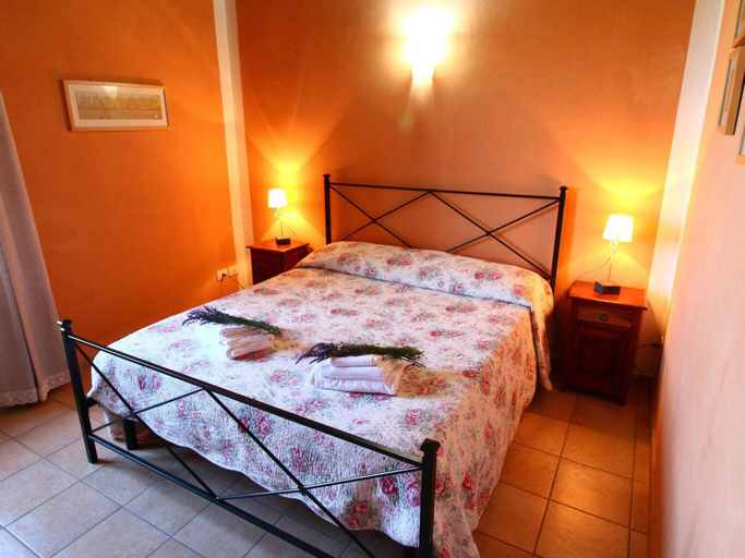 Bedroom 3, Spacious Farmhouse in Montalto di Castro with Shared Pool, Viterbo