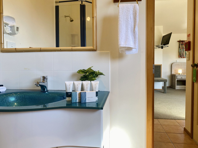Bathroom 4, Pacific Harbour Villas, Thames-Coromandel