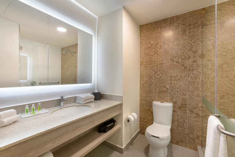 Bathroom 5, Holiday Inn PIURA by IHG, Piura