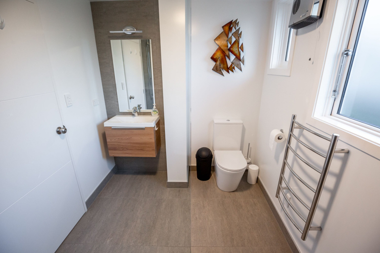 Bathroom 3, Sydney Street Apartments, Queenstown-Lakes