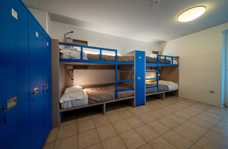 Bedroom 4, Ostello Rovereto, Trento