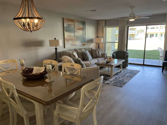 Others 5, 2 D, Three Bedroom Townhome, Walton