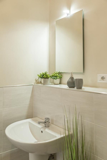 Bathroom 5, River view, Rome
