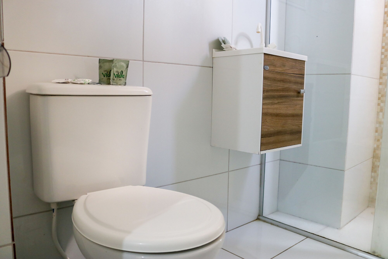 Bathroom 5, Center Plaza Hotel, Caruaru