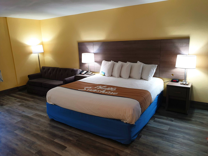 Bedroom 3, Days Inn by Wyndham Cleveland TN, Bradley