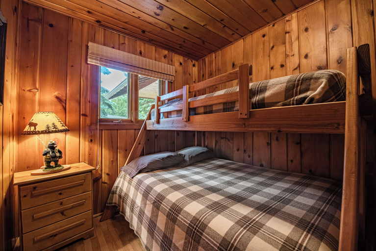 Bedroom 3, Cozy Riverside Getaway Pine Bend Cottage, Crawford
