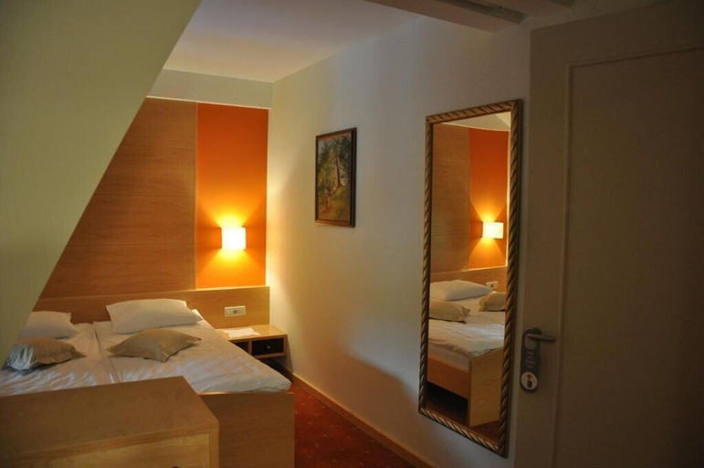 Bedroom 2, Vila Podvin, Radovljica