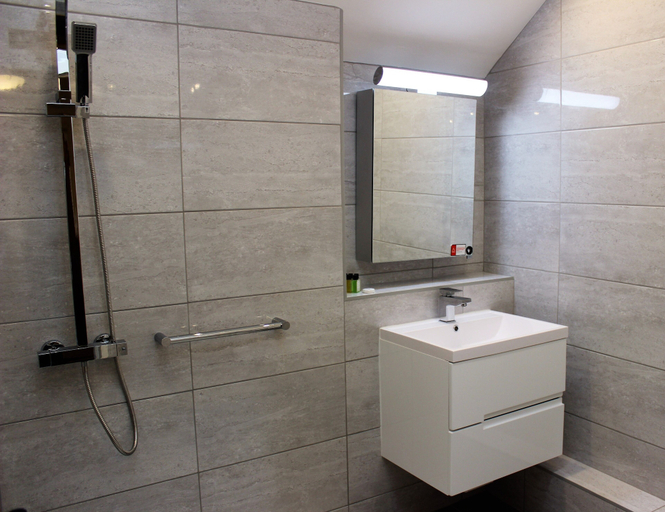 Bathroom 3, Dee Valley Cottages, Denbighshire