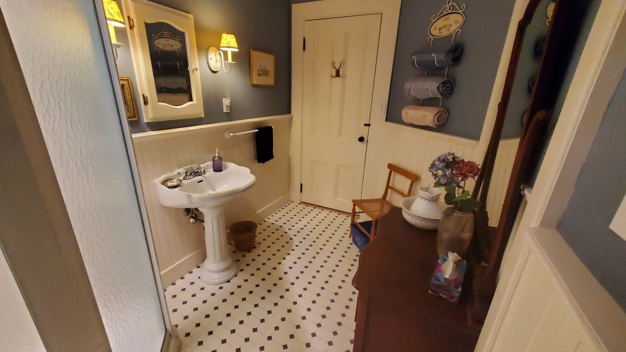 Bathroom 4, The Lark & Loon Inn, Annapolis