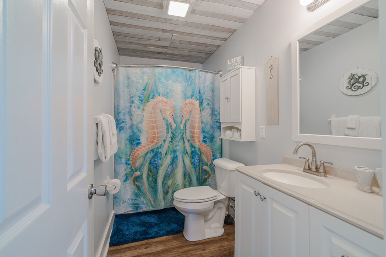 Bathroom 4, Sunset Lagoon, Bay