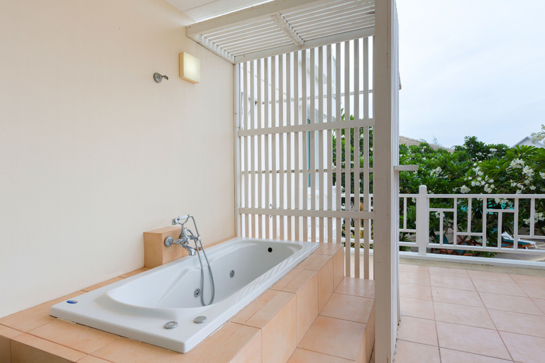 Bathroom 5, Baan Poolom Beachfront Condominium, Hua Hin