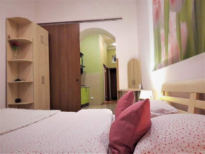 Bedroom 3, Ratusha apartment, L'vivs'ka