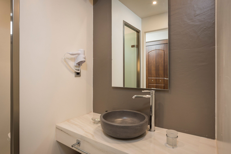 Bathroom 5, Atrion Hotel, Crete