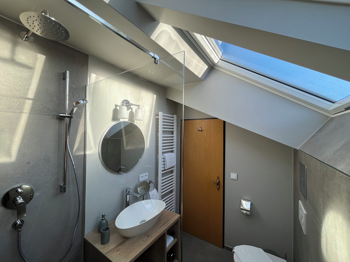 Bathroom 4, Hotel Garni Brunnthaler, Garmisch-Partenkirchen