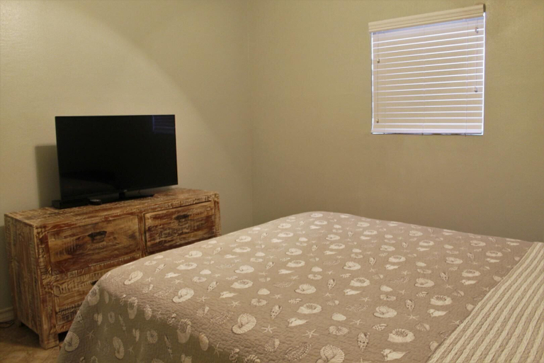 Bedroom 3, La Solana by Padre Getaways, Cameron