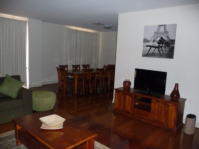 Others 5, City Escape 3BD in Adelaides East End 6, Adelaide