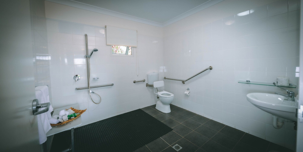 Bathroom 5, Darwin Resort, Darwin