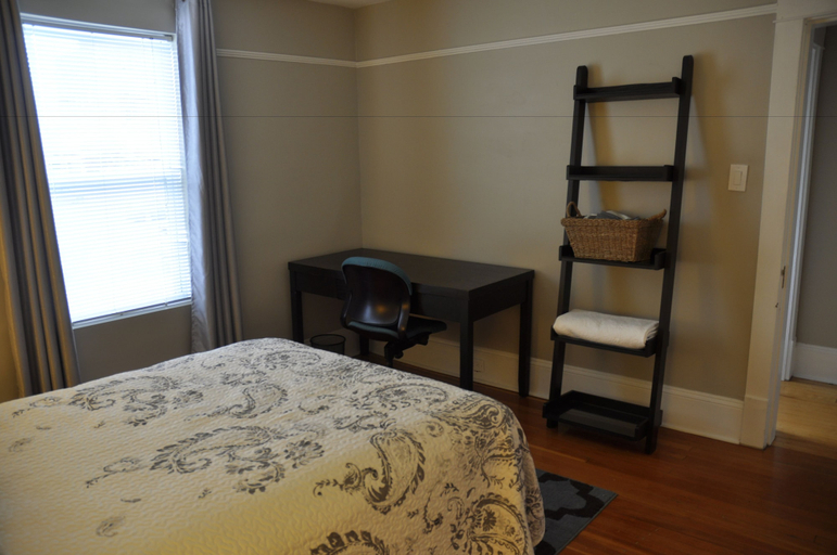 Bedroom 3, Moncton Suites - 267 Universite Ave, Westmorland