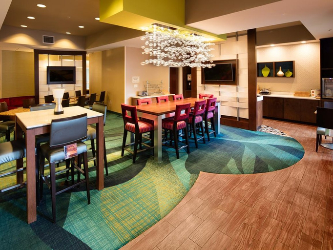 Food & Drinks 3, Holiday Inn & Suites BOTHELL by IHG, Snohomish