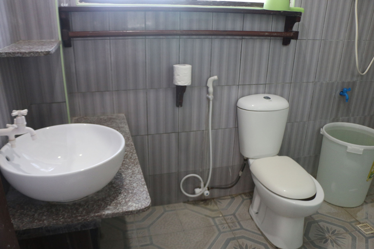 Bathroom 4, Patrick's on the Beach, General Luna
