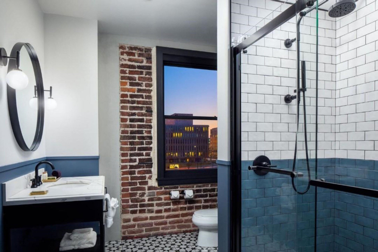 Bathroom 19