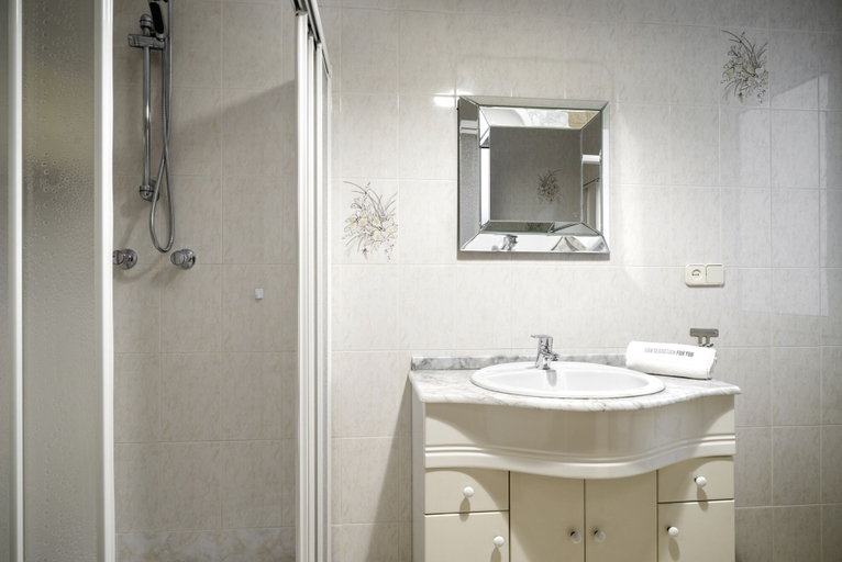 Bathroom 5, SansebastianForYou Market Apartment, Guipúzcoa