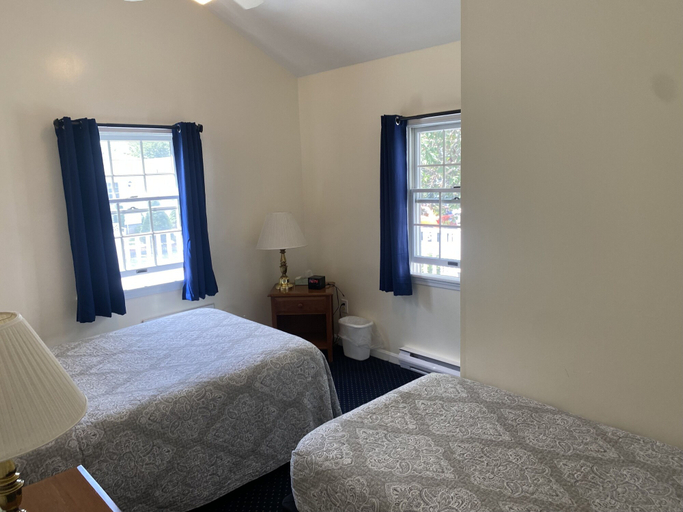 Bedroom 4, The Taber Inne & Suites, New London