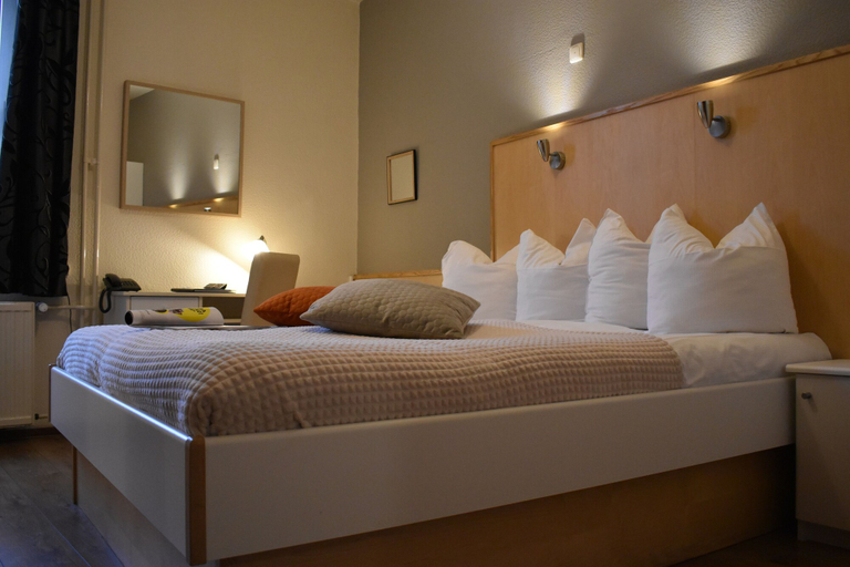 Bedroom 2, Hotel Atlanta, Valkenburg aan de Geul