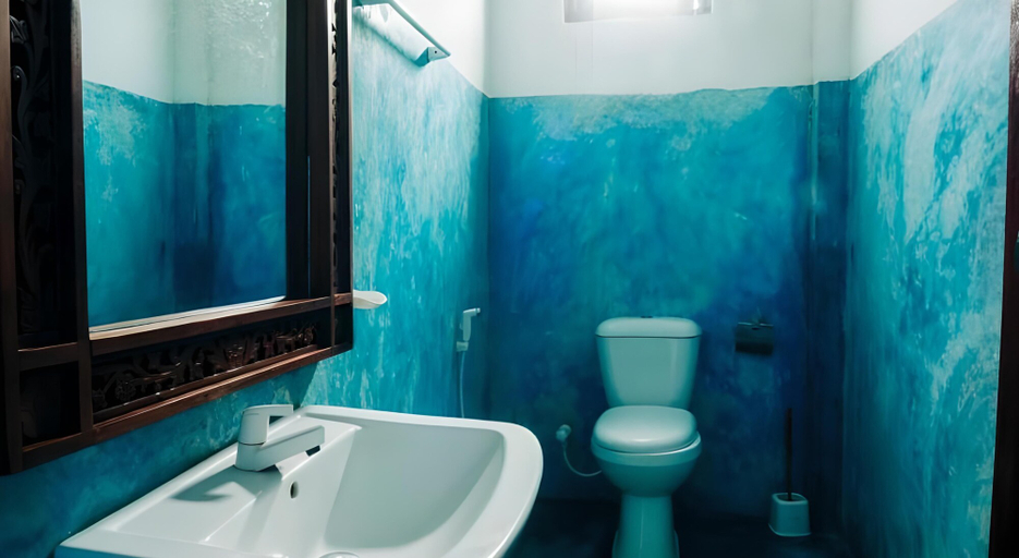 Bathroom 5, Dolphin Bay Cabana Resort, Trincomalee Town and Gravets
