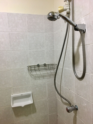 Bathroom 3, Phunyanuch Hotel, Hua Hin