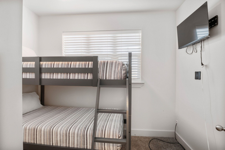 Bedroom 2, Casa Blanca, Walton