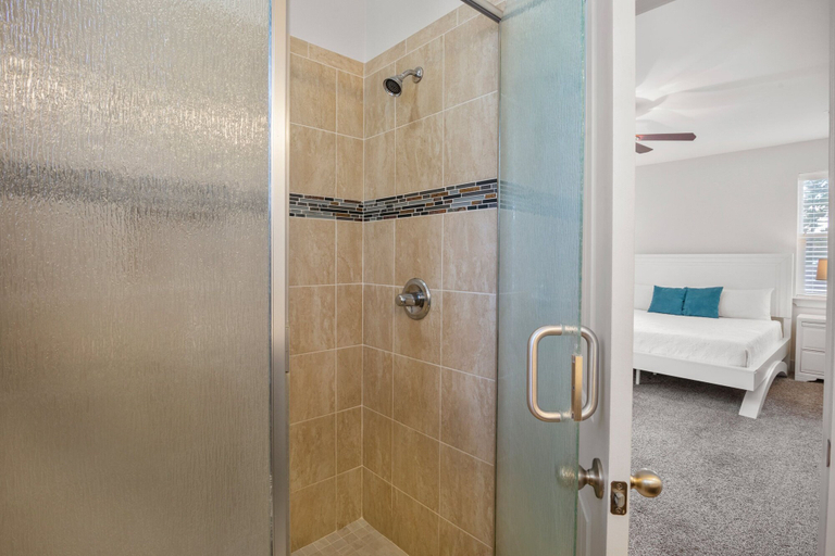 Bathroom 5, Casa Blanca, Walton