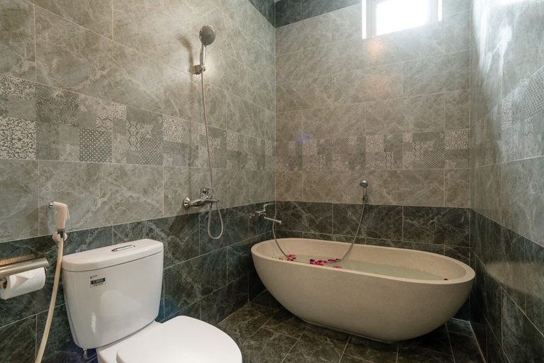 Bathroom 4, Vinci Villa Hoi An, Da Nang