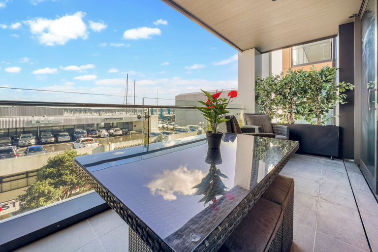 Sport & Beauty, Beautiful and bold 1 bed retreat, Waitakere